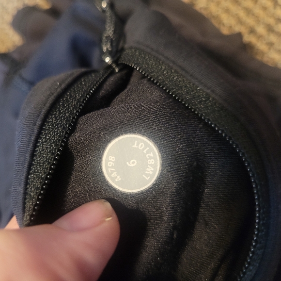 Pace setter skirt/skort lululemon size 6 - Picture 10 of 13